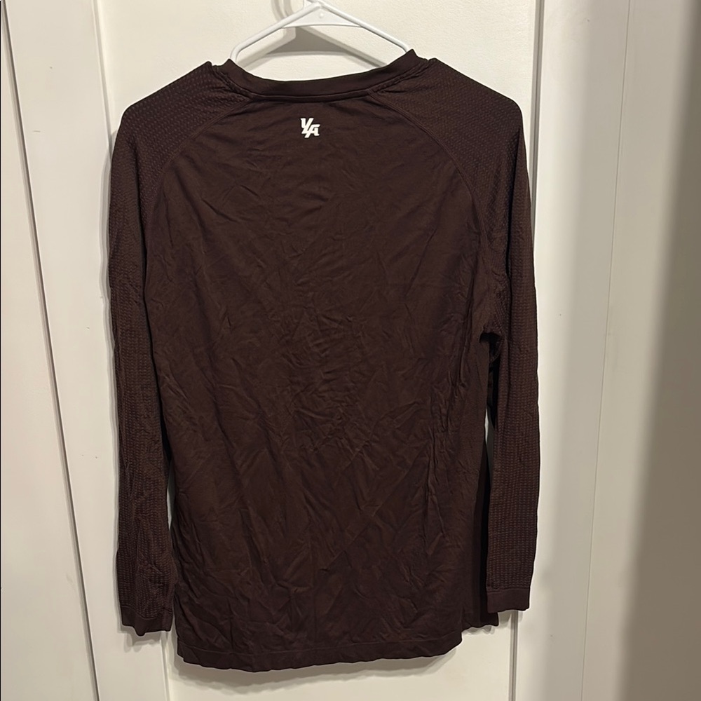 YoungLA Tee - Picture 5 of 7